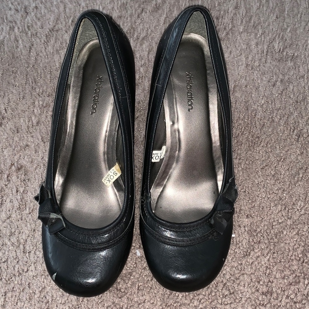 Black 1 inch heals with tiny ribbons